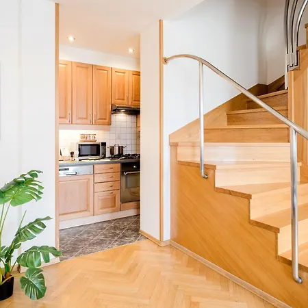 Days - Maisonette Retreat With Terrace, Ac And Tv Tower View Apartment *