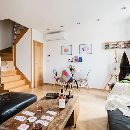 Days - Maisonette Retreat With Terrace, Ac And Tv Tower View